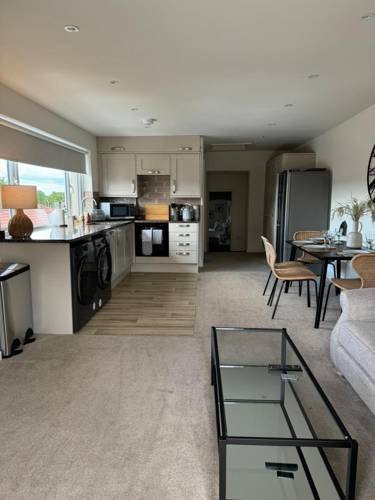 קיינשם Chew View Luxury Apartment מראה חיצוני תמונה