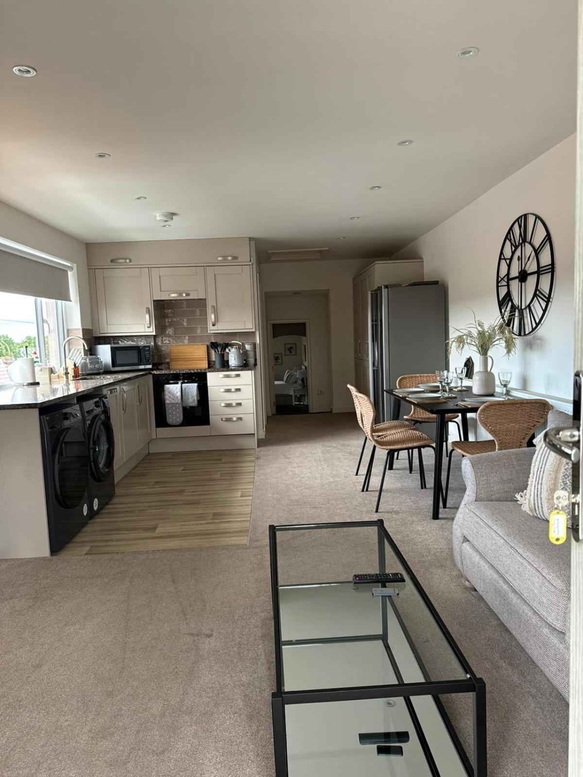 קיינשם Chew View Luxury Apartment מראה חיצוני תמונה