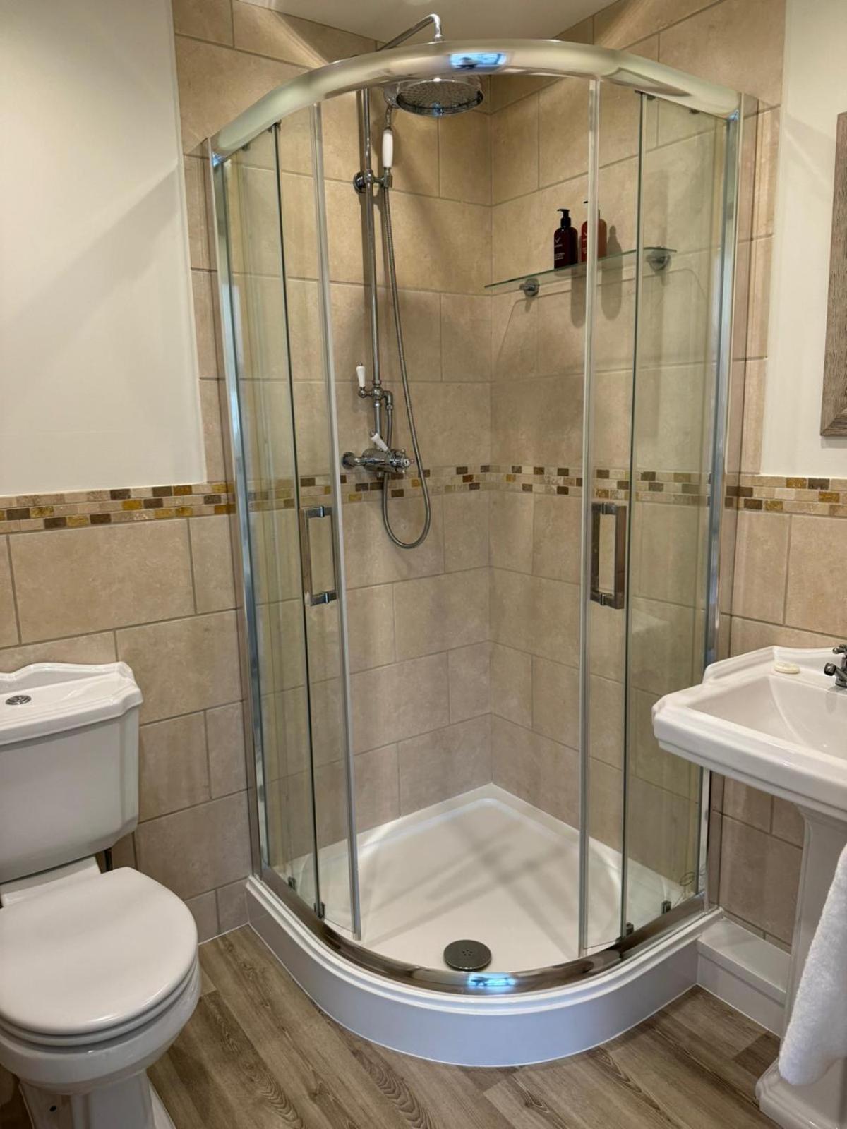 קיינשם Chew View Luxury Apartment מראה חיצוני תמונה